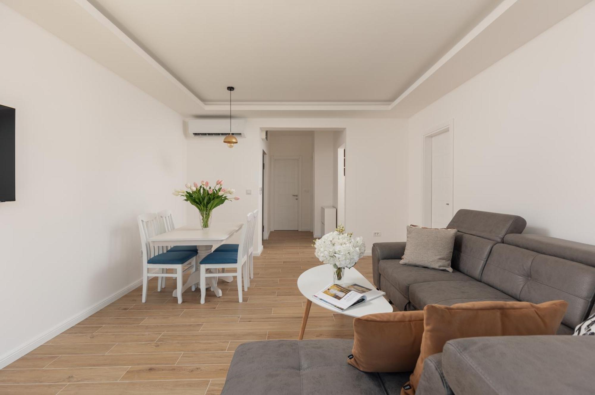 Berge Apartments โกตอร์ ภายนอก รูปภาพ
