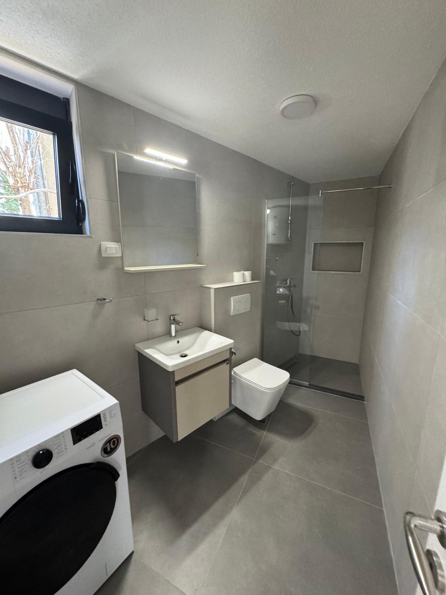 Berge Apartments โกตอร์ ภายนอก รูปภาพ